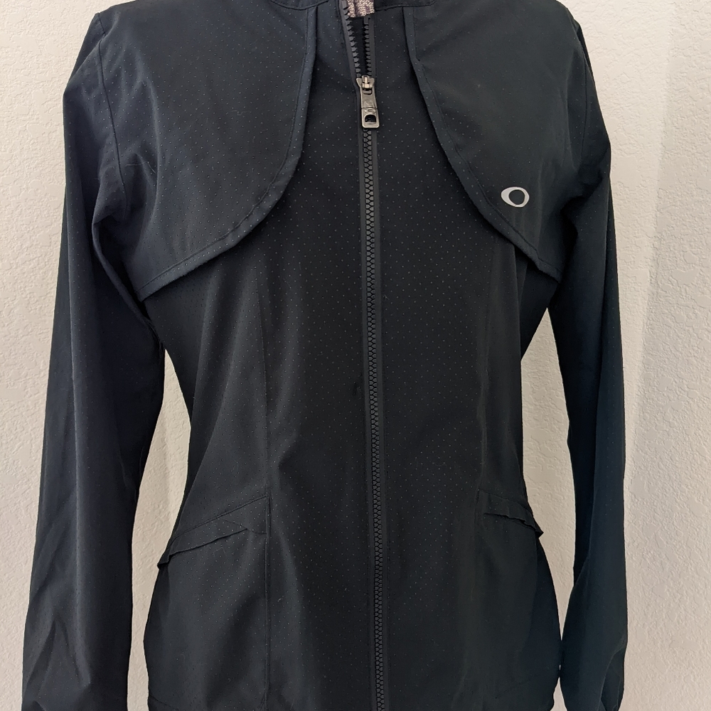 Women's black Oakley light jacket size small